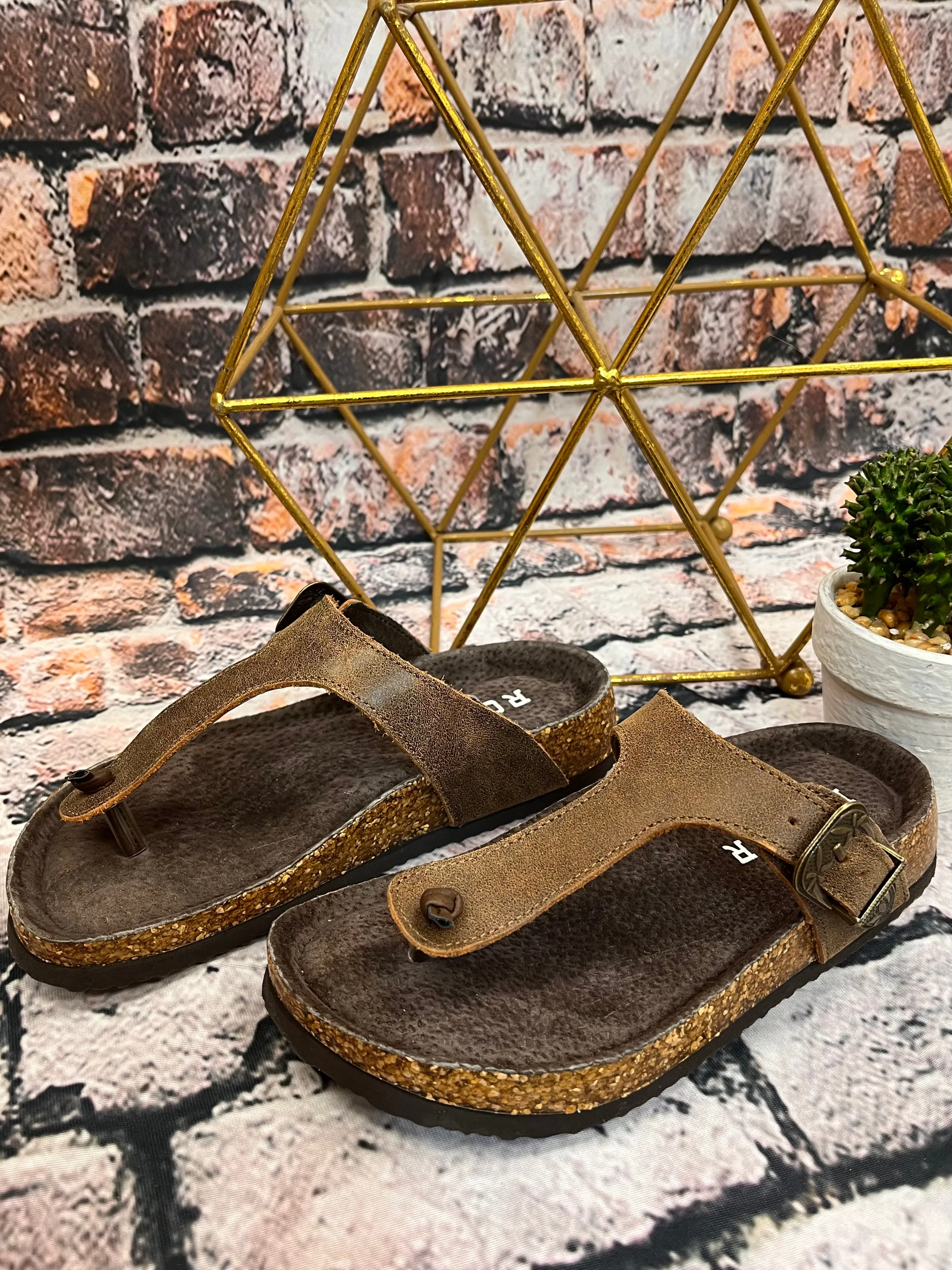 Roper Women's Helena Brown Oiled Leather Thong Sandal 0607-3150