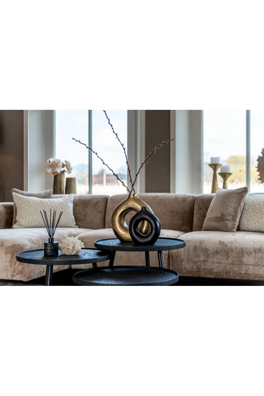 Round Tripod Coffee Table Set (3) | OROA Oxford