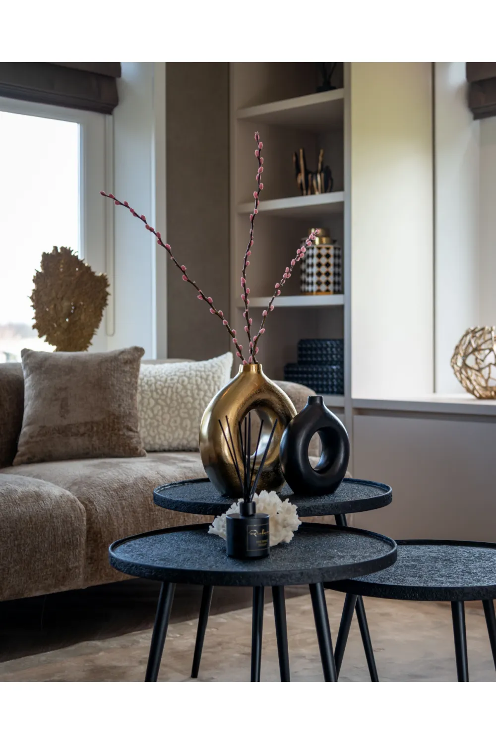 Round Tripod Coffee Table Set (3) | OROA Oxford