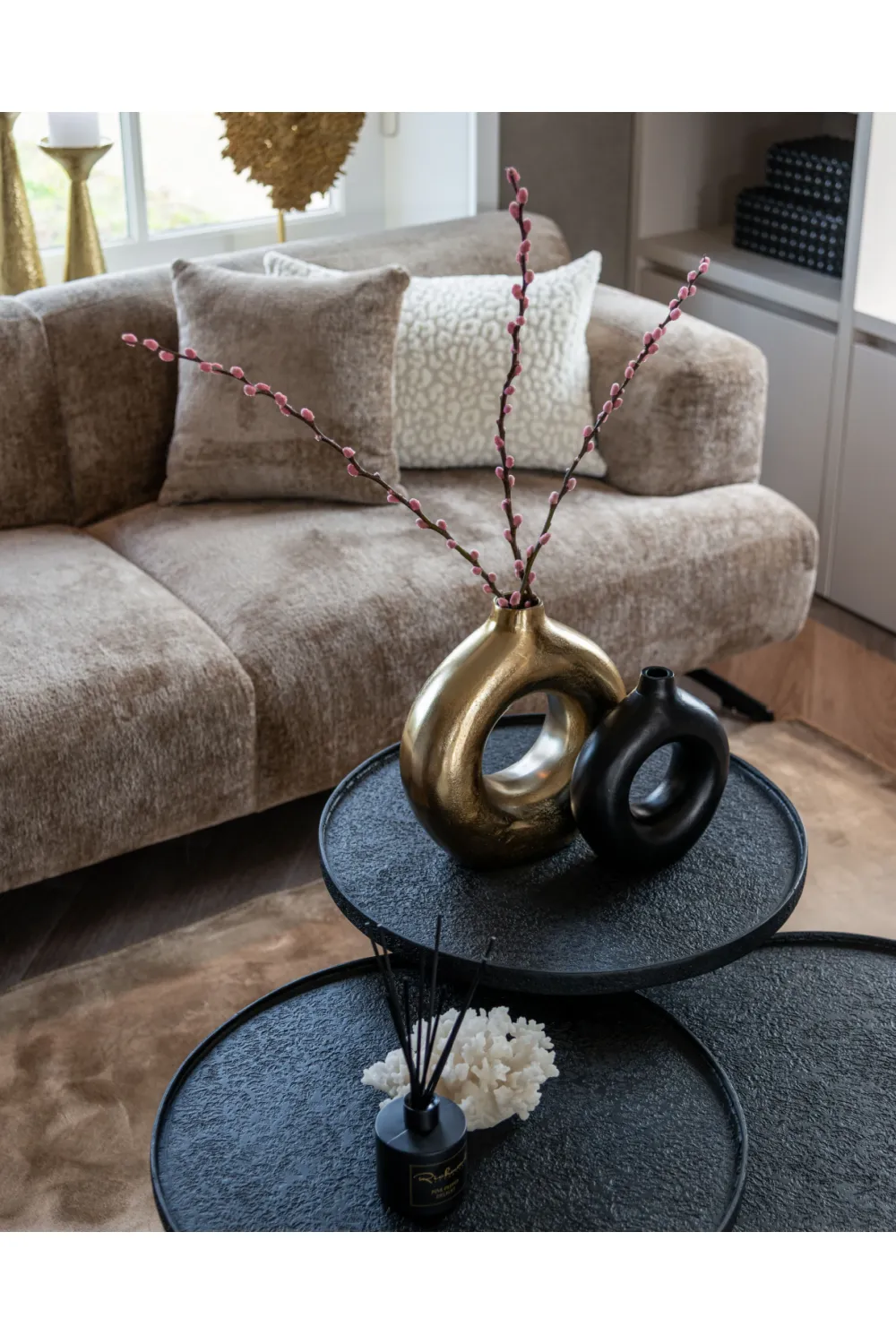 Round Tripod Coffee Table Set (3) | OROA Oxford