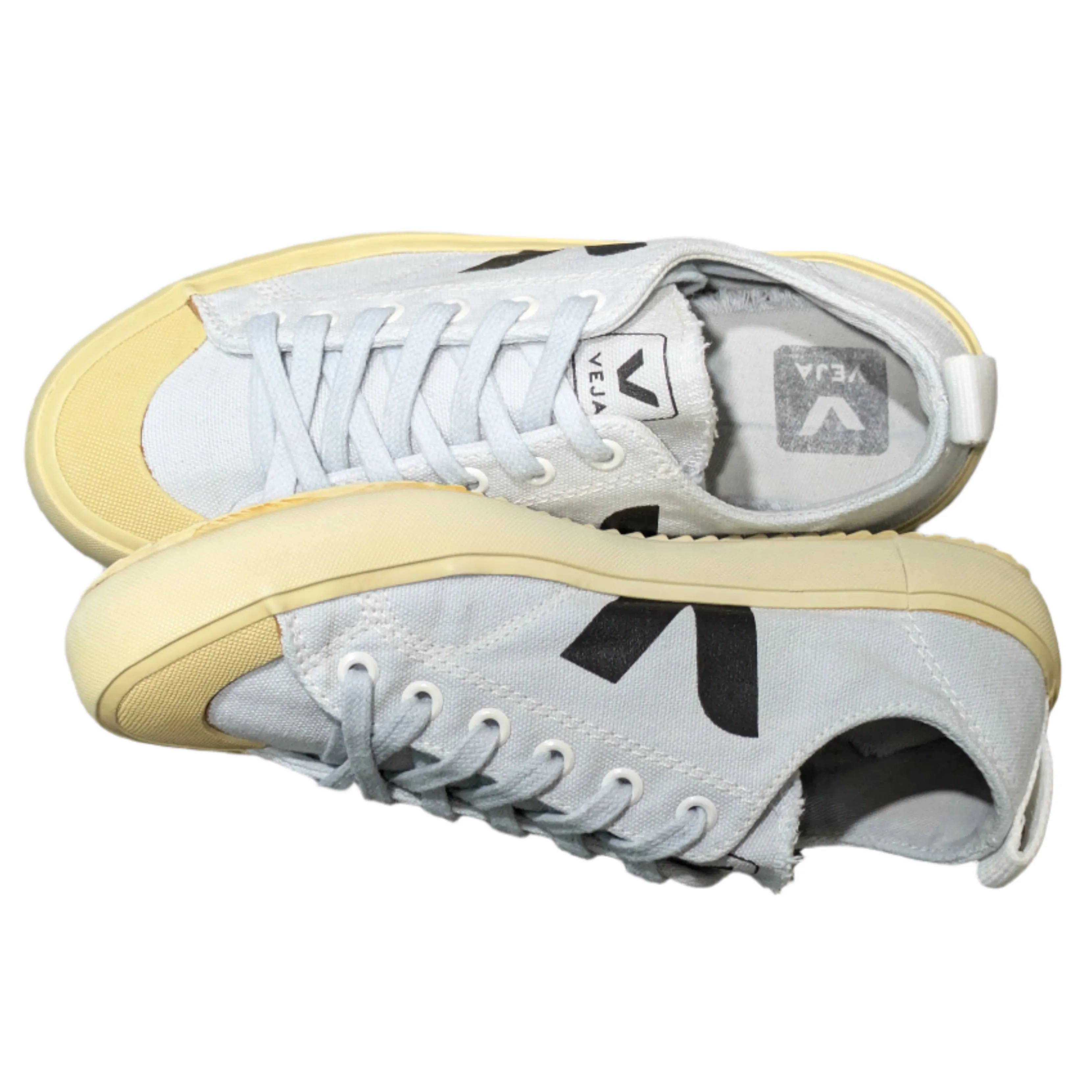 Veja Nova Canvas Sneakers in White Size UK 4 / EU 36 / US 6