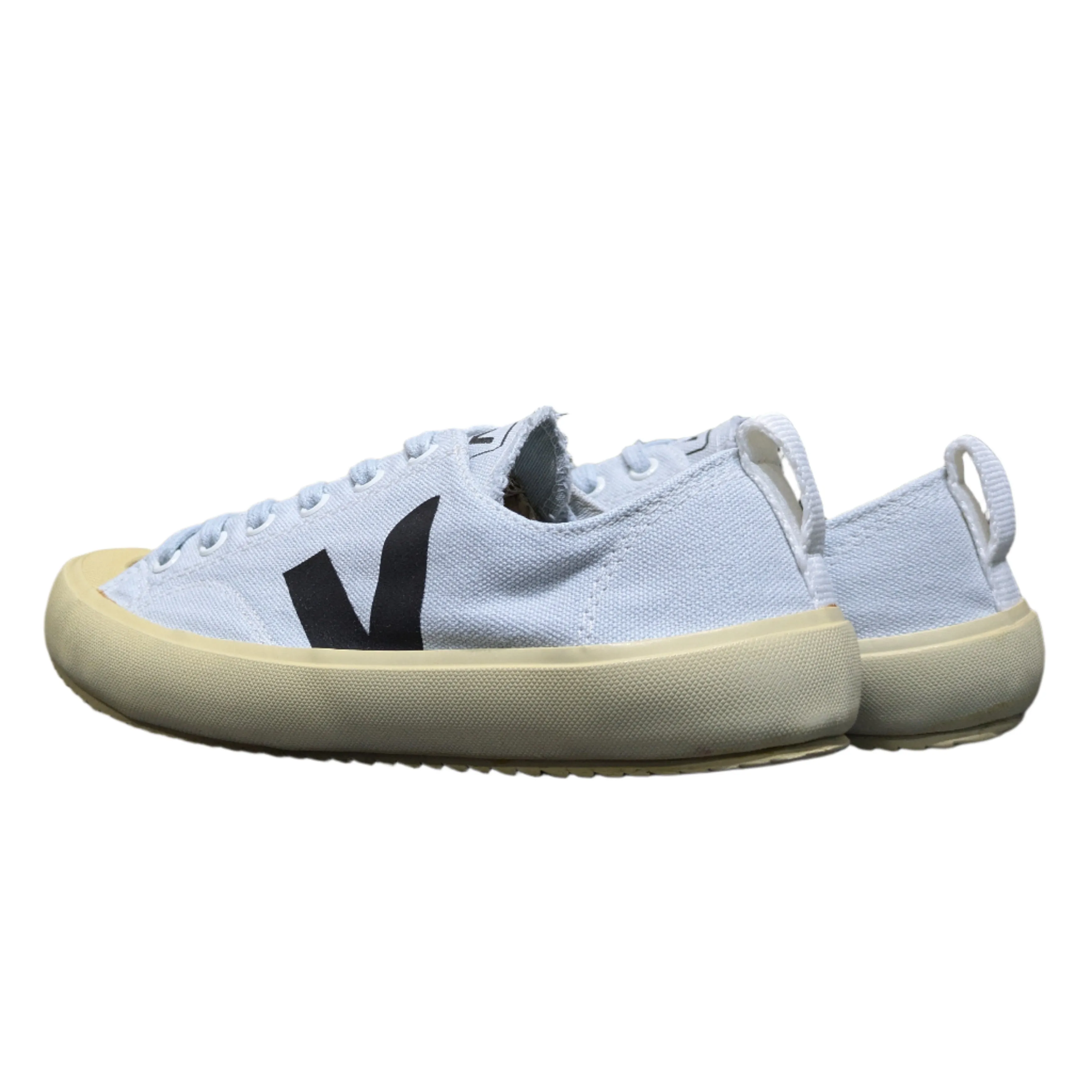 Veja Nova Canvas Sneakers in White Size UK 4 / EU 36 / US 6