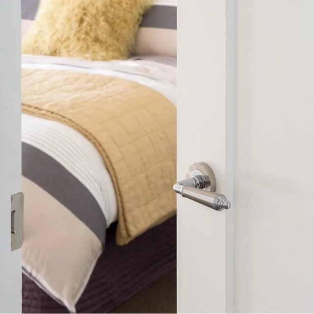 Zanda Oxford Entrance Set 70mm Key/Turn Brushed Nickel/Chrome